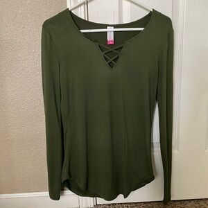 Women’s long sleeve top